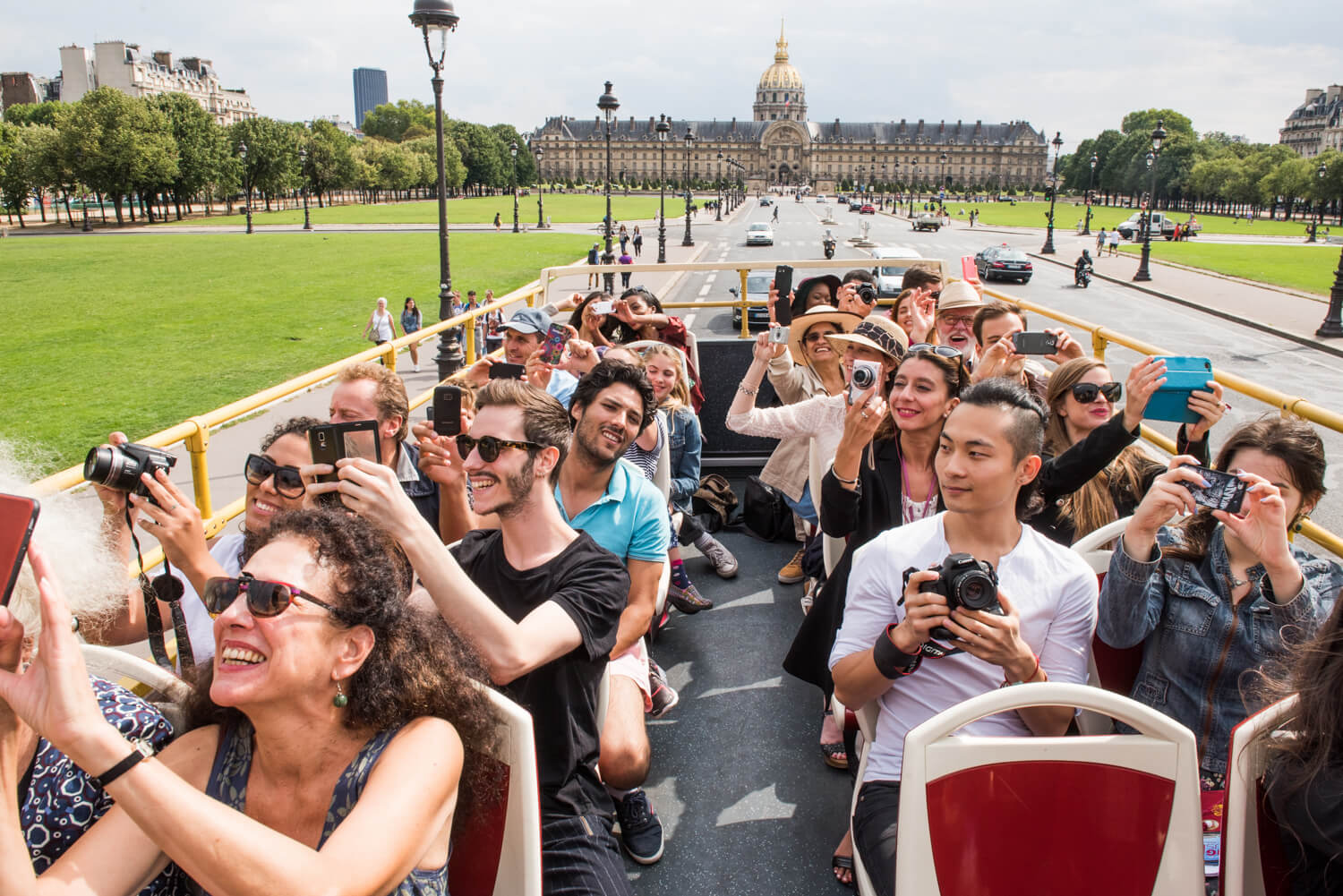 everything-about-hop-on-hop-off-paris-bus-tours