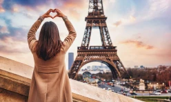 Paris: Eiffel Tower Tickets with Summit Access