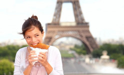 Degustación de crepes franceses al pie de la Torre Eiffel