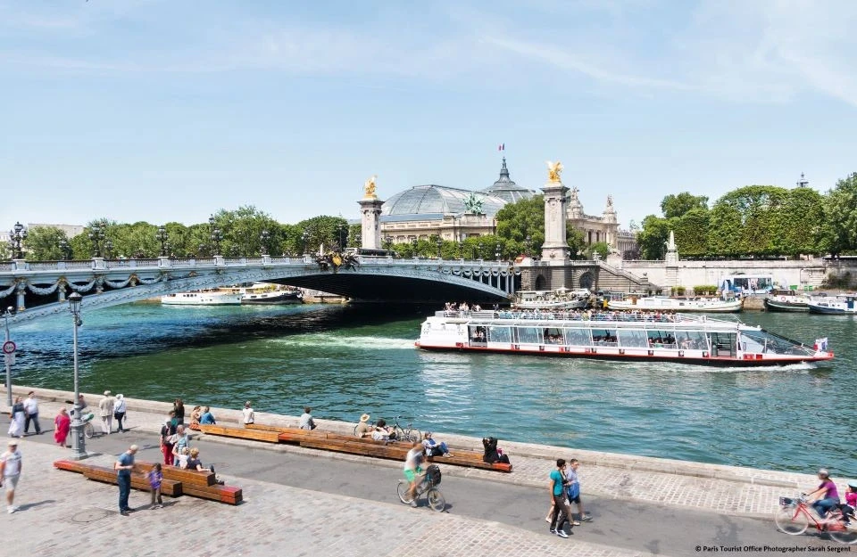buy-seine-river-cruise-ticket-12