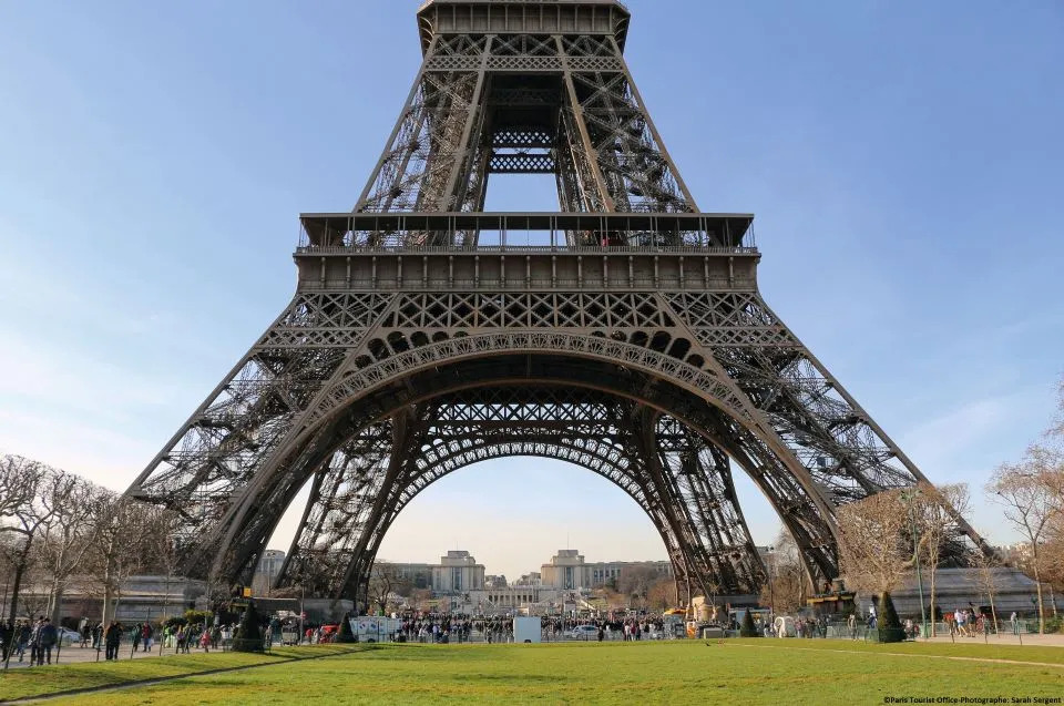 Eiffel-Tower-ticket-summit