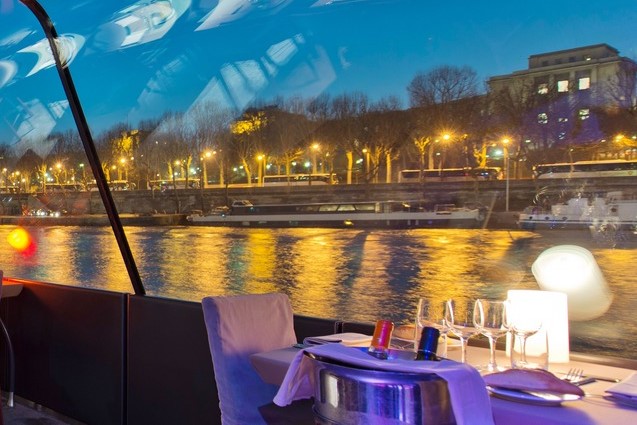 Seine river dinner cruise
